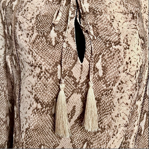 Banana Republic Snakeskin Dress Medium Chiffon Keyhole Smocked Neutral Tassels - Picture 5 of 11